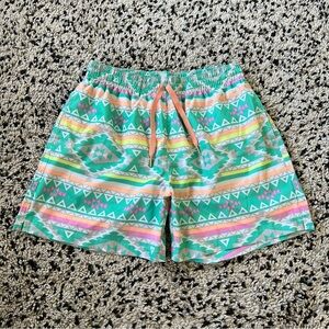 Chubbies En Fuego Swim Trunk Shorts Green Pink Aztec Geometric Print Medium